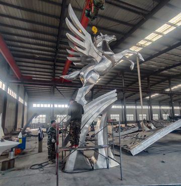 Stainless Steel Sculpture Processing