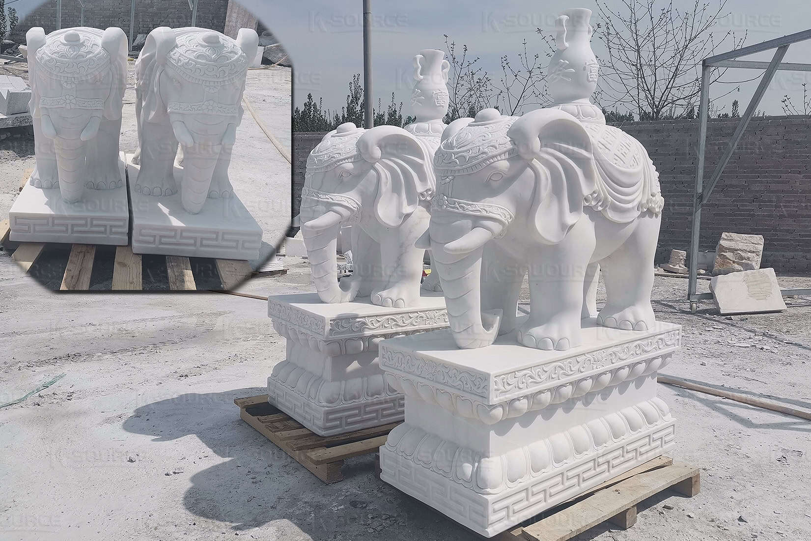 The shapes of stone elephants are diverse.