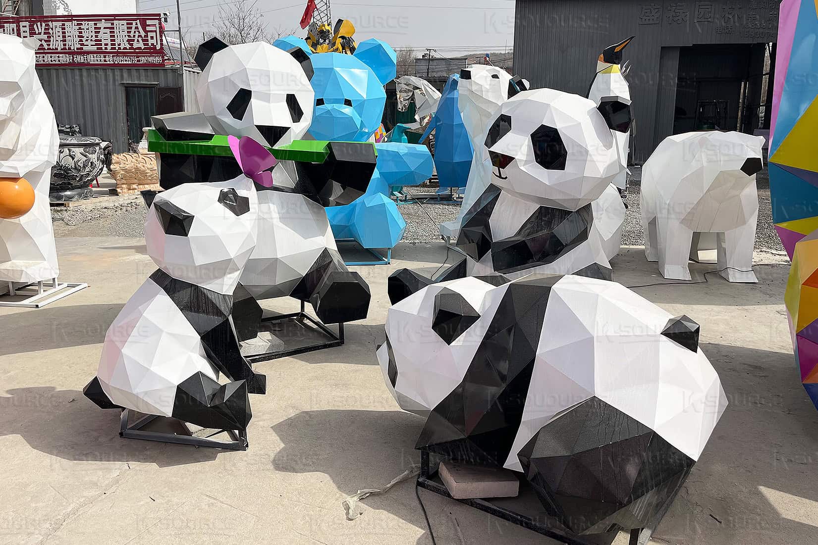 Cute national treasure animal giant panda sculpture