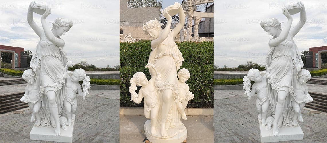 The highly skilled sculptors have fully demonstrated the liveliness and nature of the two children.