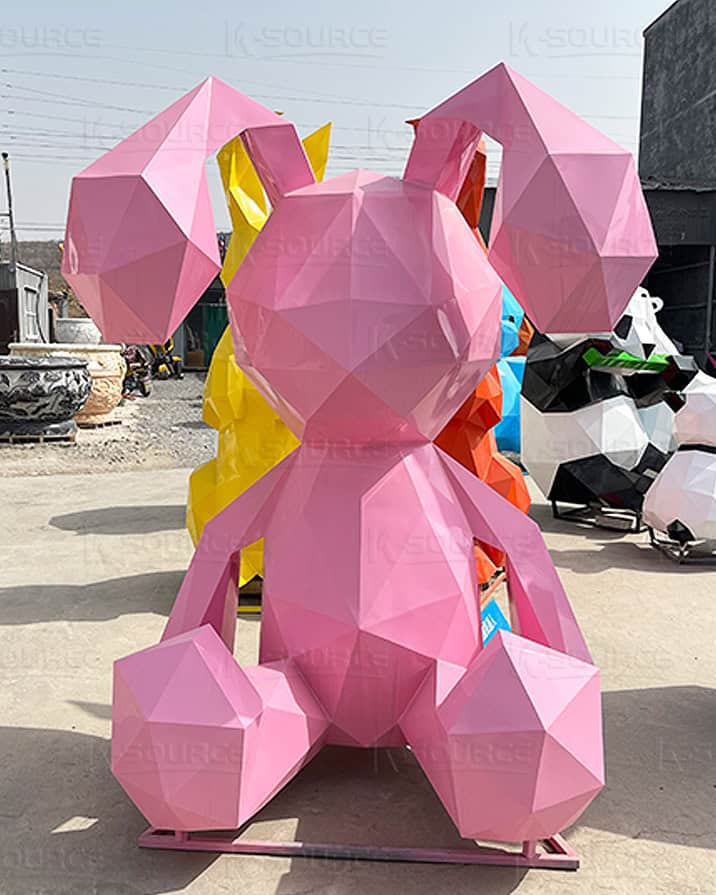 This stainless steel rabbit sculpture uses a cute and alert rabbit as a sculpture shape