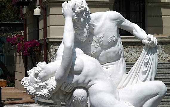The overall texture of the stone is clean and does not have too many impurities