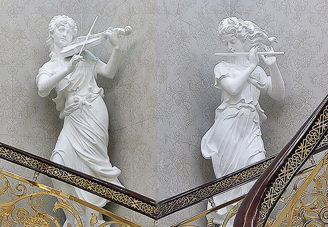  Each goddess has the actions of playing, stringing, plucking, and singing. 