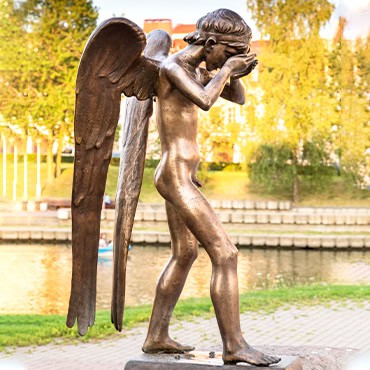 The “Weeping Angels” monument is used for memorialization purposes.