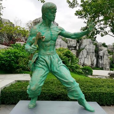 Guangzhou Bruce Lee bronze statue